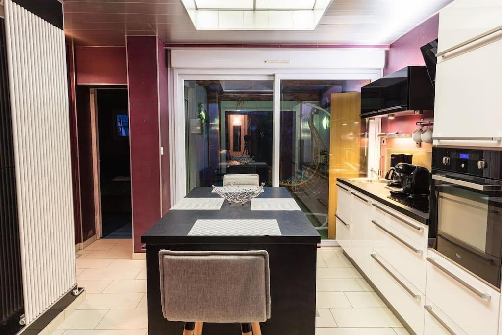 Maison De Ville Restylee Avec Jardin, Proche Gare Dunkirk Exterior foto